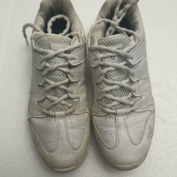 Varsity Spirit Cheer Shoes - Picture 2 of 7